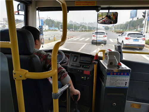 武汉光谷公交新驾驶员开展“见尾灯减速”专项培训