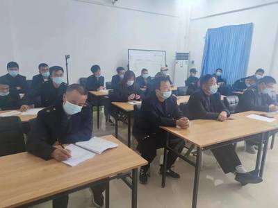 冬季行车安全指南 防滑演练与驾驶培训的重要性